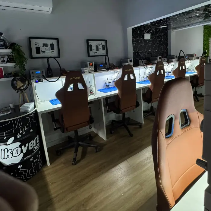 Visão geral da sala de treinamento presencial